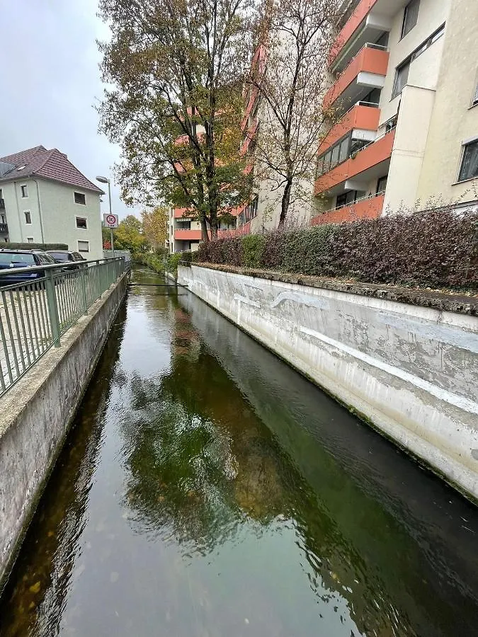 Lilis Apartment Mit Balkon Augsburg