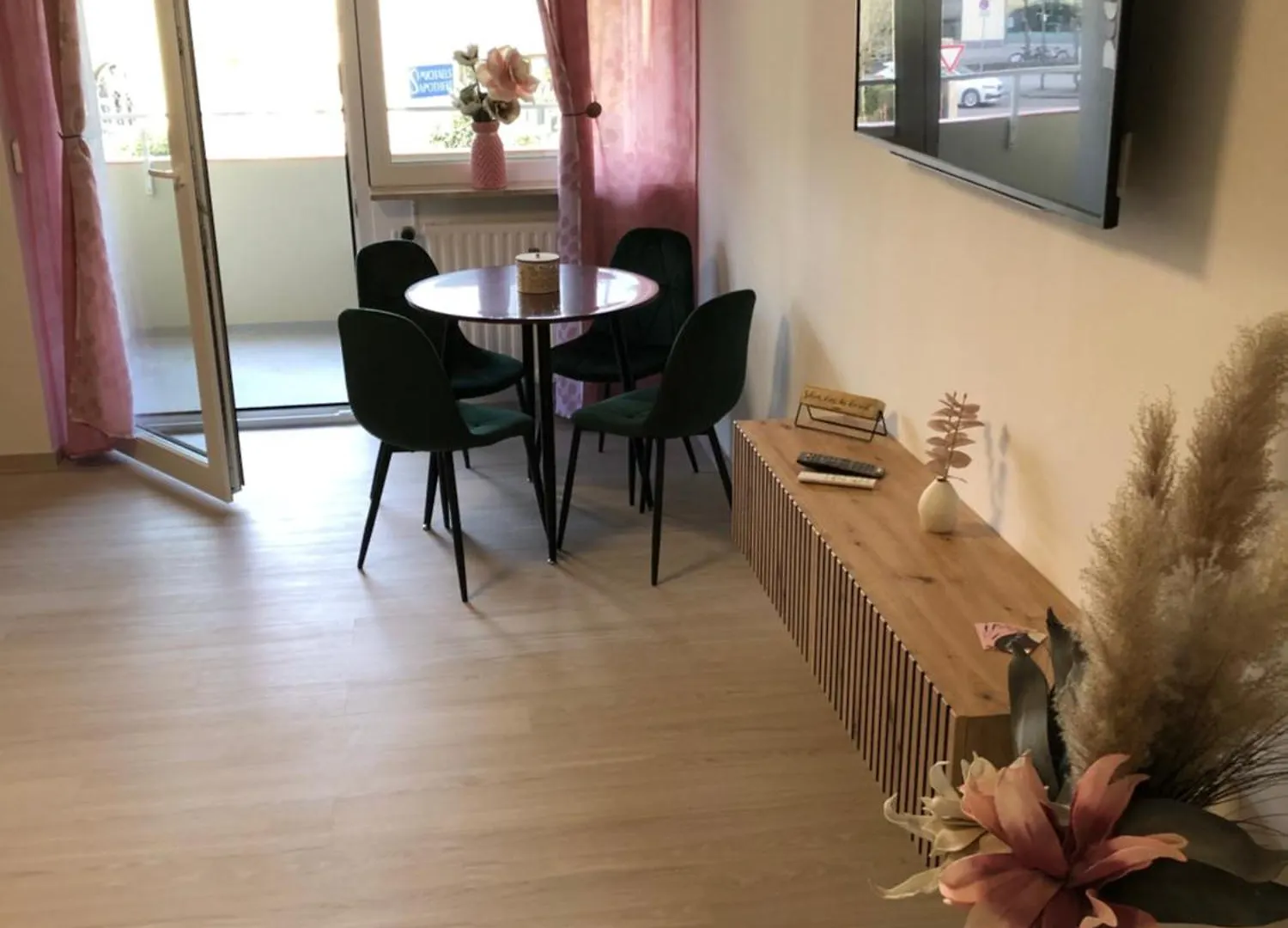 Lilis Apartment Mit Balkon Augsburg Germany