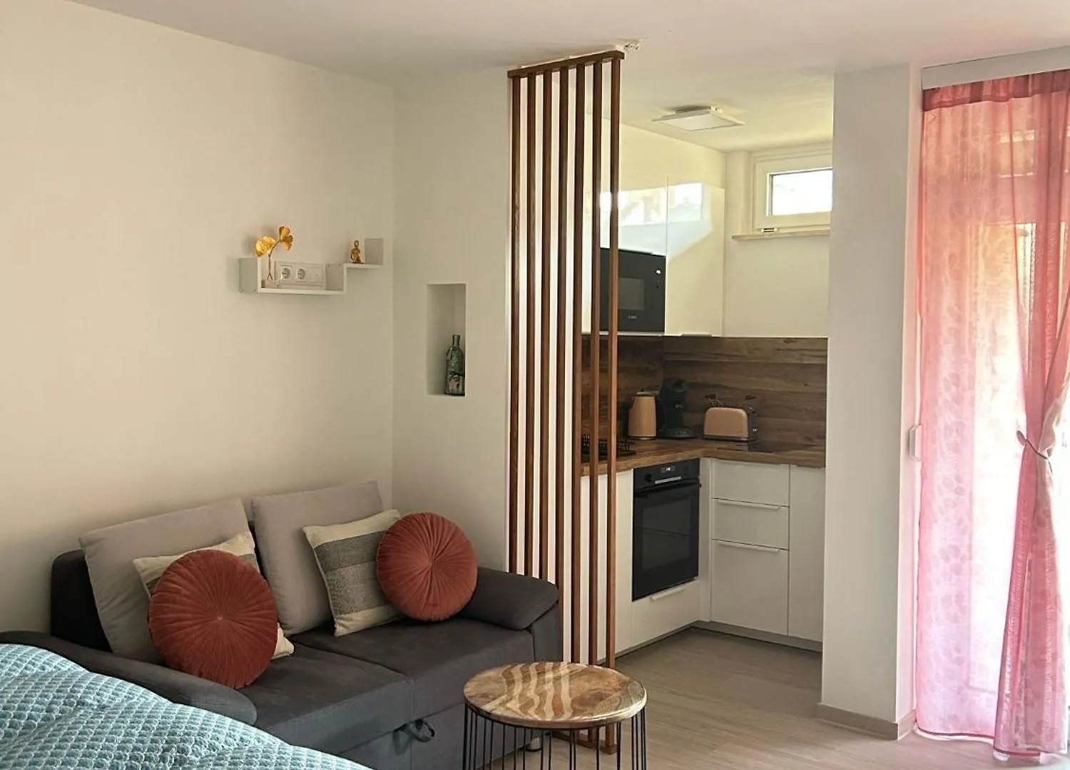 Lilis Apartment Mit Balkon Augsburg